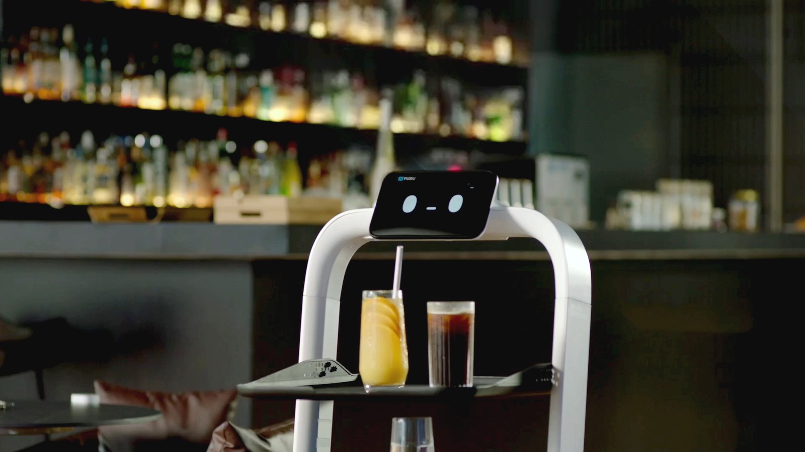 PuduBot 2_Restaurant_China_with drinks
